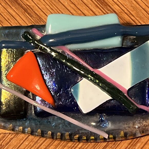 Artisan Made 3D Abstract Art Fused Glass Colorful Vibrant Brooch Pin 2.5”x1.5” - Picture 3 of 5